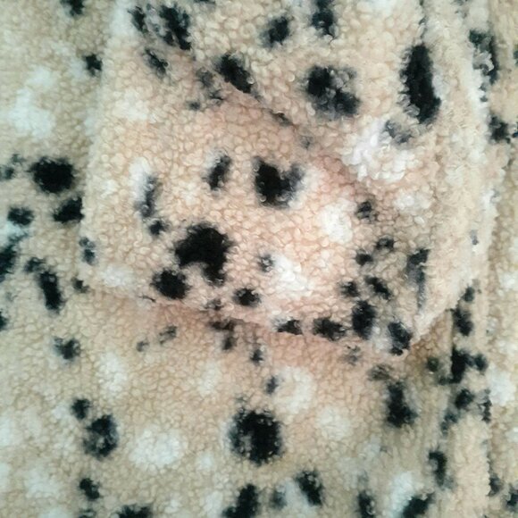CHEETAH Print Fleece button up Sweater - Picture 7 of 8